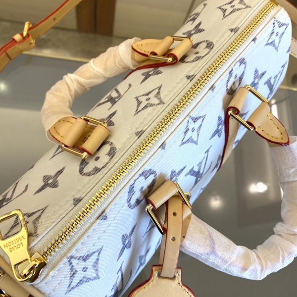 ルイヴィトンバッグ角部分ディテール